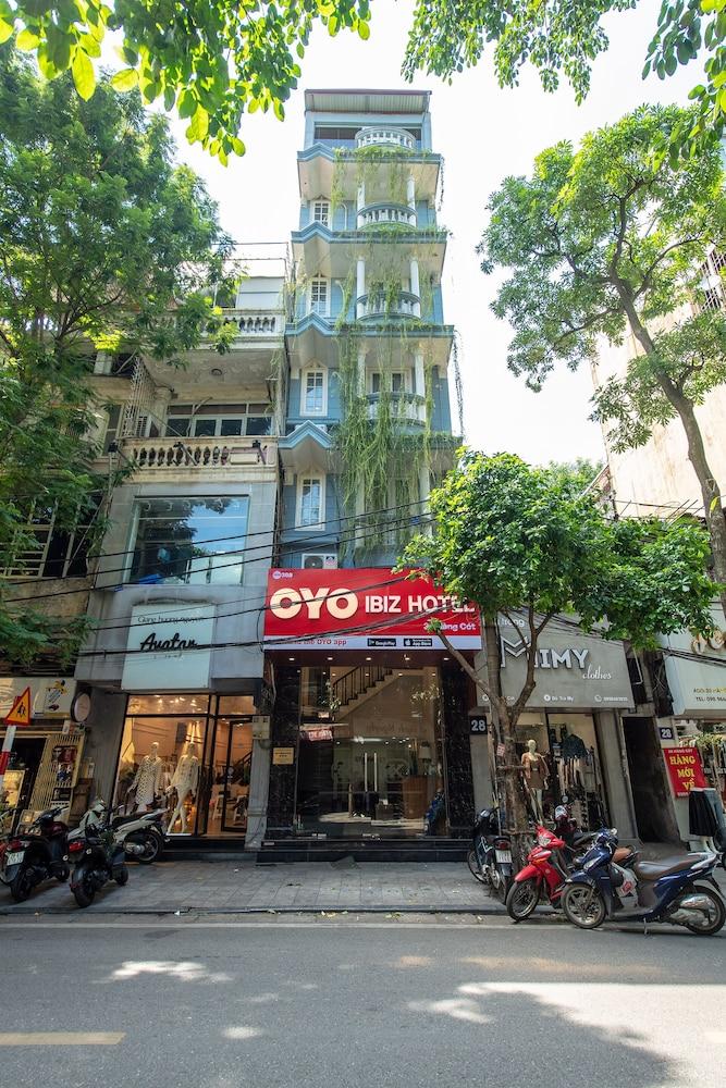 Oyo 388 Ibiz Hotel Hanoi Buitenkant foto